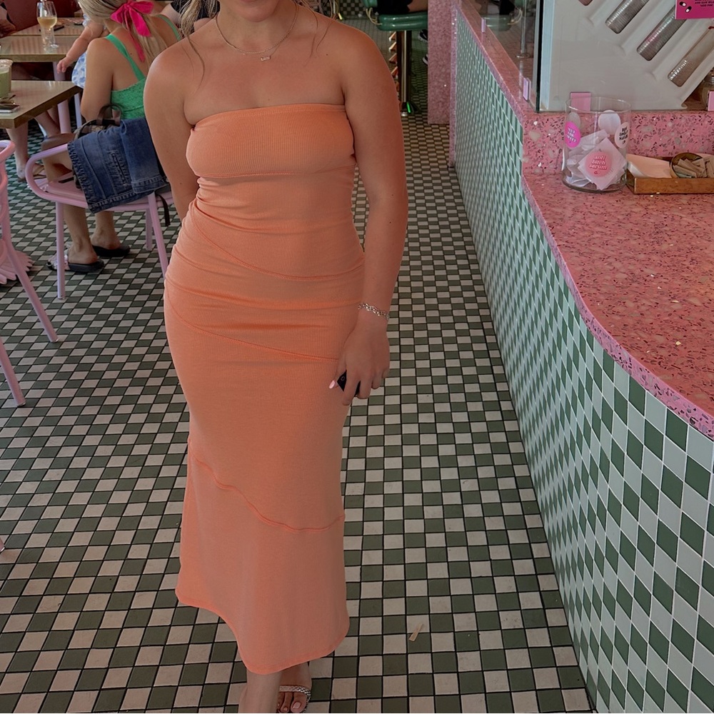 Body con dress perfect for layering or without anything on top simple & elegant.